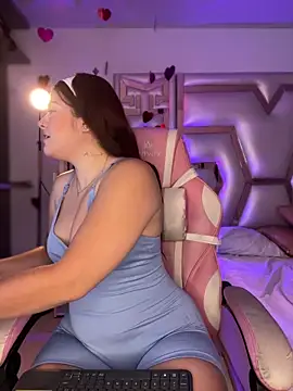 Chloee Evans1 online show from 5, 3, 2025