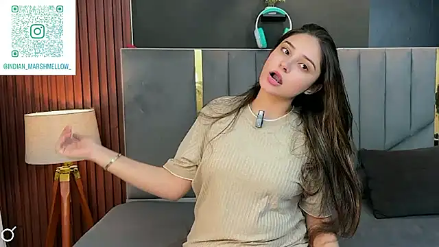 Snapshot of demieliss chatting on 8, 10, 2025 demieliss online show from 8, 10, 2025