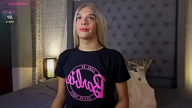 Shantal Joness online show from 7, 11, 2025