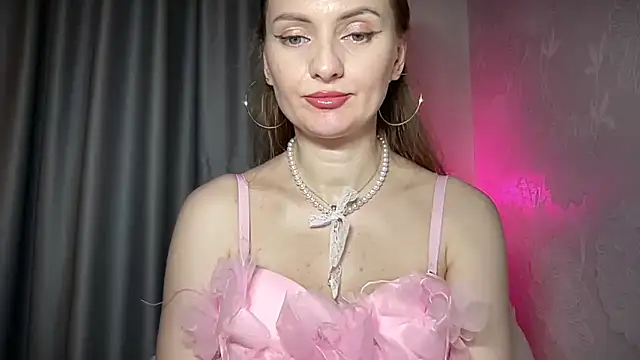 Snapshot of Viola_sweet chatting on 26, 11, 2025 Viola sweet online show from 26, 11, 2025