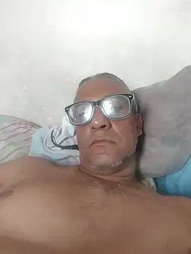 Snapshot of OscarGuerr chatting on 10, 10, 2025 OscarGuerr online show from 10, 10, 2025