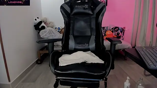 Biancastrongg online show from 11, 4, 2026