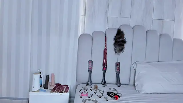 mileyerikson online show from 27, 10, 2025