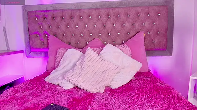 Tayzon Foxxx online show from 2, 2, 2026