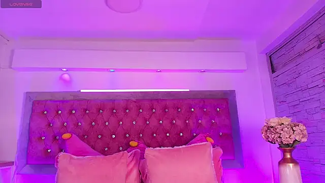 Tayzon Foxxx online show from 14, 12, 2025