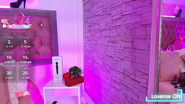 Tayzon Foxxx online show from 28, 10, 2025