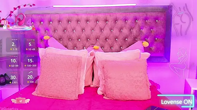 Snapshot of Tayzon_Foxxx chatting on 4, 10, 2025 Tayzon Foxxx online show from 4, 10, 2025