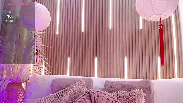 Tayzon Foxxx online show from 8, 3, 2026