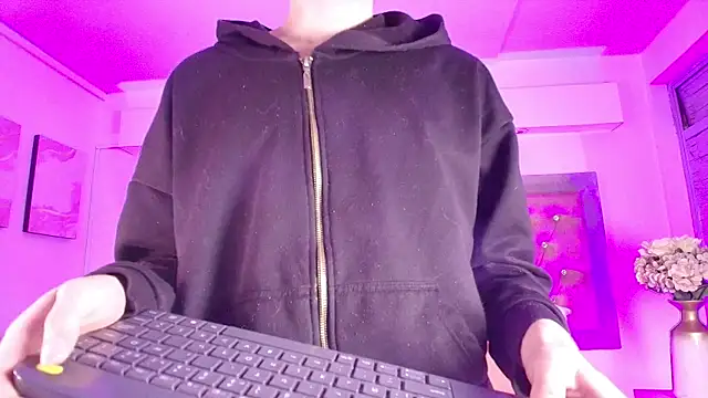 Tayzon Foxxx online show from 17, 12, 2025