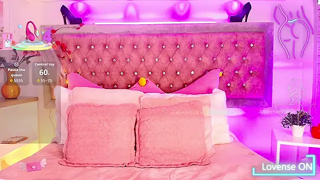 Tayzon Foxxx online show from 10, 11, 2025