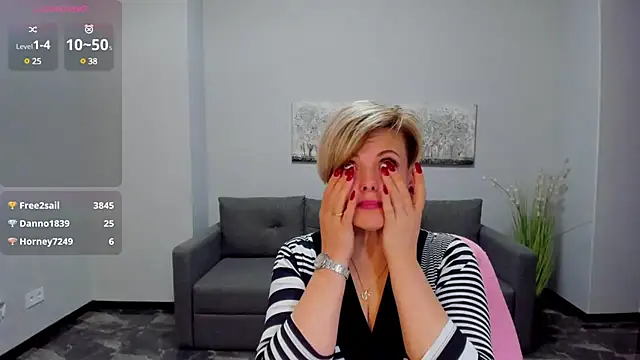 Snapshot of Julia_Wilsone chatting on 4, 3, 2025 Julia Wilsone online show from 4, 3, 2025