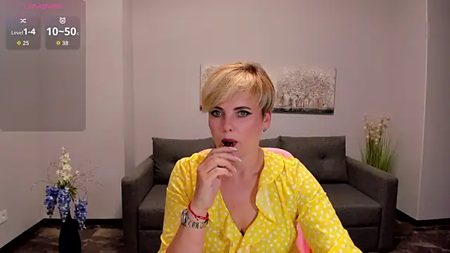 Snapshot of Julia_Wilsone chatting on 17, 9, 2025 Julia Wilsone online show from 17, 9, 2025