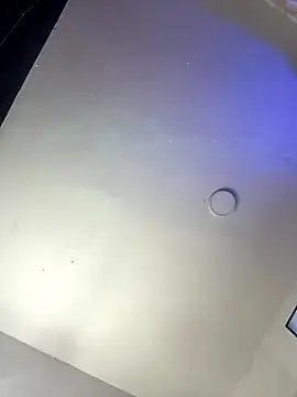 Snapshot of AlisonHoot69 chatting on 17, 10, 2025 AlisonHoot69 online show from 17, 10, 2025