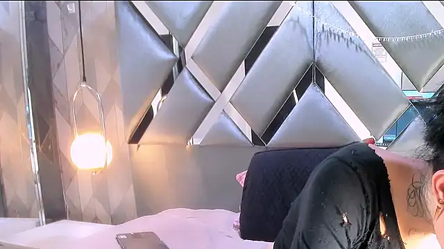 MadisonWood01 online show from 19, 4, 2026