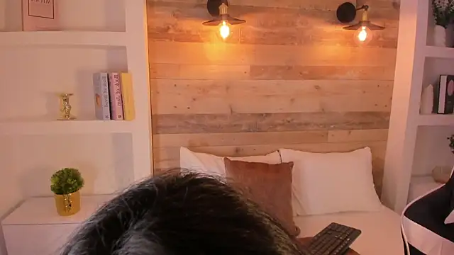 nicky peyton online show from 5, 11, 2025