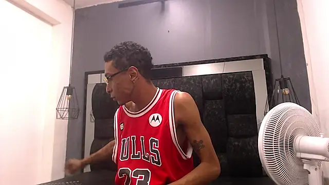 Snapshot of Jose_Smoke chatting on 2, 11, 2025 Jose Smoke online show from 2, 11, 2025