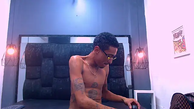 Snapshot of Jose_Smoke chatting on 11, 11, 2025 Jose Smoke online show from 11, 11, 2025