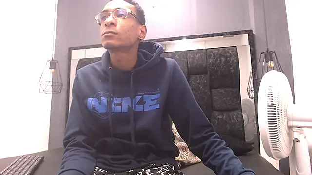 Snapshot of Jose_Smoke chatting on 3, 11, 2025 Jose Smoke online show from 3, 11, 2025