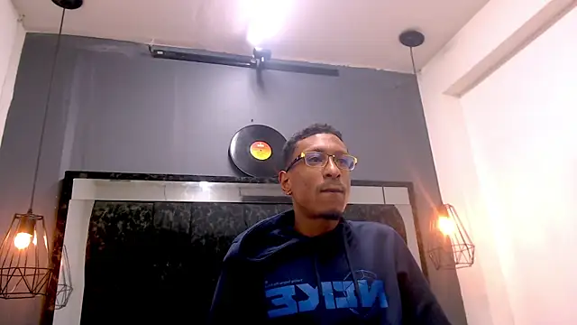 Snapshot of Jose_Smoke chatting on 24, 11, 2025 Jose Smoke online show from 24, 11, 2025