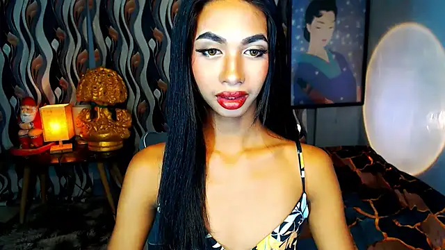 Snapshot of PrettyLatiina chatting on 4, 12, 2024 PrettyLatiina online show from 4, 12, 2024