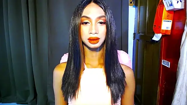 Snapshot of PrettyLatiina chatting on 2, 11, 2025 PrettyLatiina online show from 2, 11, 2025