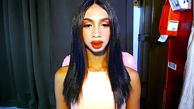 Snapshot of PrettyLatiina chatting on 31, 10, 2025 PrettyLatiina online show from 31, 10, 2025