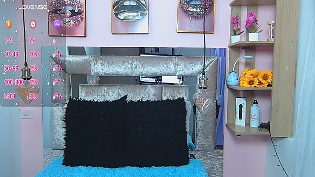 Vaioletcooper online show from 20, 3, 2025