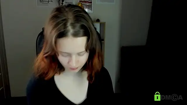 Snapshot of Alina_Mills chatting on 4, 12, 2025 Alina Mills online show from 4, 12, 2025
