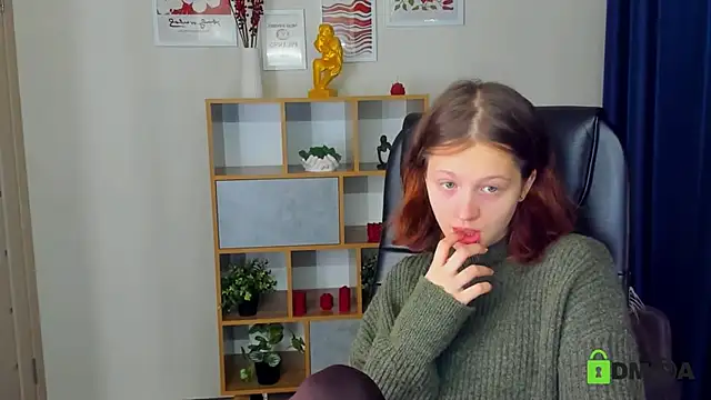 Snapshot of Alina_Mills chatting on 17, 11, 2025 Alina Mills online show from 17, 11, 2025