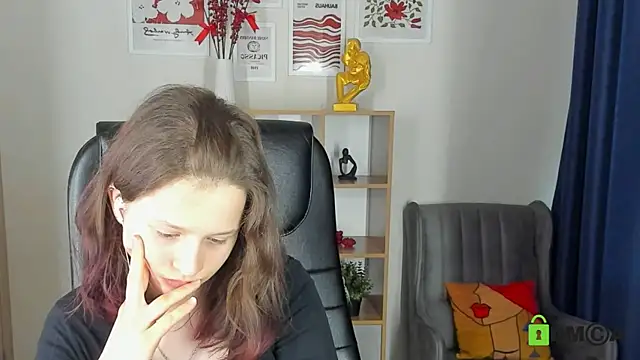 Snapshot of Alina_Mills chatting on 17, 5, 2026 Alina Mills online show from 17, 5, 2026