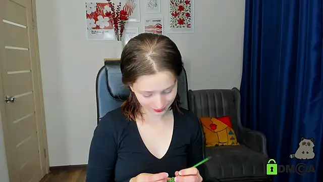 Snapshot of Alina_Mills chatting on 20, 11, 2025 Alina Mills online show from 20, 11, 2025