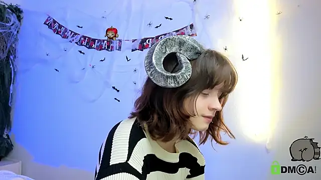 Snapshot of Alina_Mills chatting on 27, 10, 2025 Alina Mills online show from 27, 10, 2025