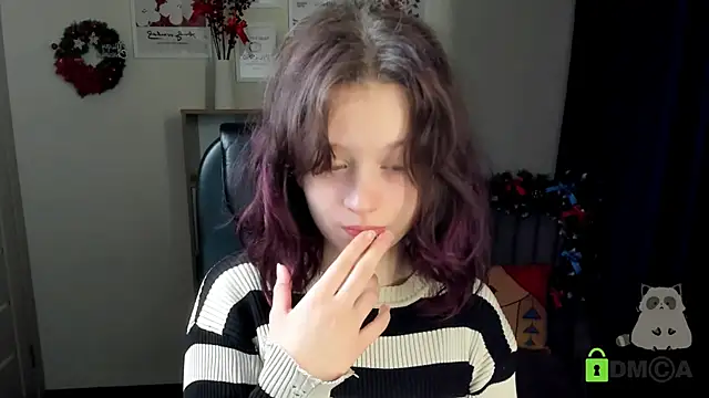 Snapshot of Alina_Mills chatting on 21, 12, 2025 Alina Mills online show from 21, 12, 2025