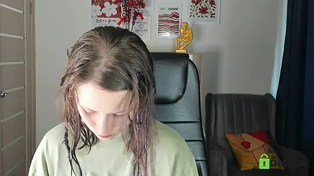 Snapshot of Alina_Mills chatting on 24, 5, 2026 Alina Mills online show from 24, 5, 2026