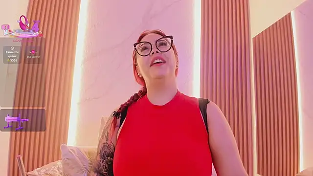 juicy led  online show from 25, 2, 2025