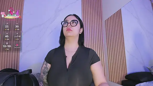 juicy led  online show from 18, 11, 2025