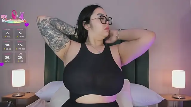 juicy led  online show from 15, 4, 2026