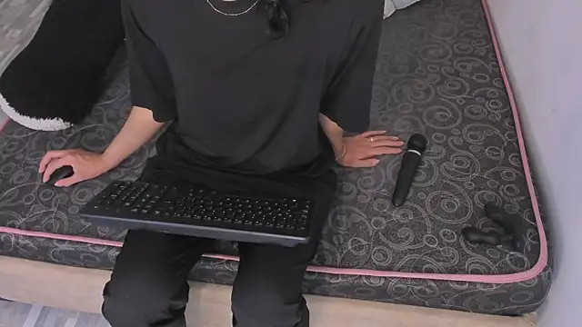 Black Rose2 online show from 9, 4, 2026