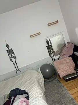 Goddess Nafeesha online show from 15, 12, 2025