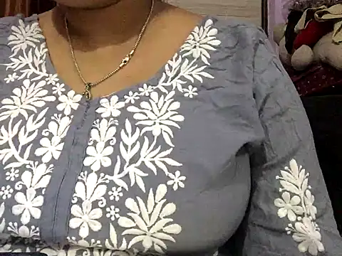 Snapshot of Desi_bhabhiii chatting on 25, 11, 2025 Desi bhabhiii online show from 25, 11, 2025