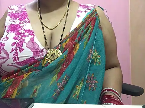 Snapshot of Desi_bhabhiii chatting on 3, 3, 2025 Desi bhabhiii online show from 3, 3, 2025