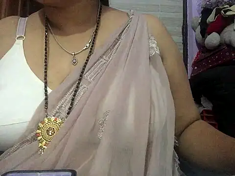 Snapshot of Desi_bhabhiii chatting on 19, 11, 2025 Desi bhabhiii online show from 19, 11, 2025