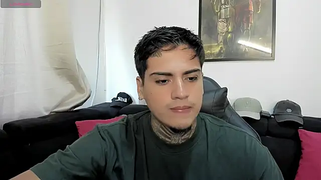 Snapshot of mad_maxxx2 chatting on 25, 10, 2025 mad maxxx2 online show from 25, 10, 2025