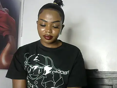 Snapshot of juicyblaqebony chatting on 4, 10, 2025 juicyblaqebony online show from 4, 10, 2025