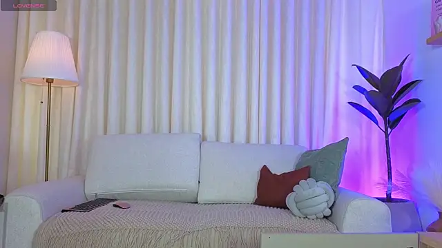 Snapshot of Alice_milf_ chatting on 1, 6, 2026 Alice milf online show from 1, 6, 2026