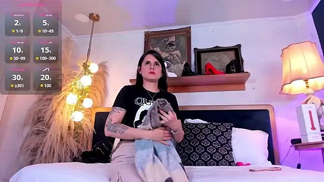Alice milf  online show from 5, 3, 2025
