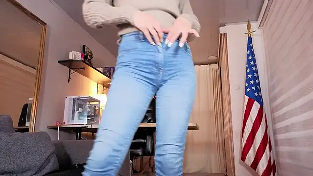 Snapshot of Alice_milf_ chatting on 10, 10, 2025 Alice milf online show from 10, 10, 2025