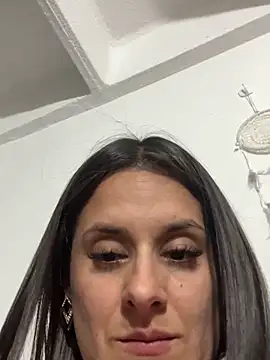 Snapshot of Alice_milf_ chatting on 19, 10, 2025 Alice milf online show from 19, 10, 2025