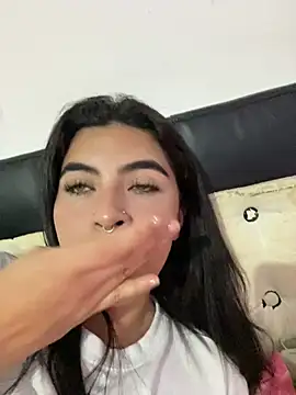  luna torres online show from 13, 3, 2025