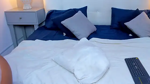 Snapshot of SaraaJhonsonn chatting on 26, 10, 2025 SaraaJhonsonn online show from 26, 10, 2025